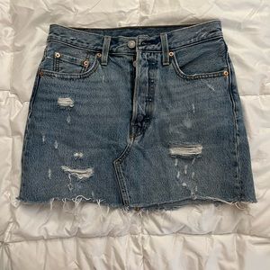Levi’s denim mini skirt